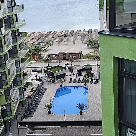 Waterfront Pool & Langa Plaja * ナボダリ