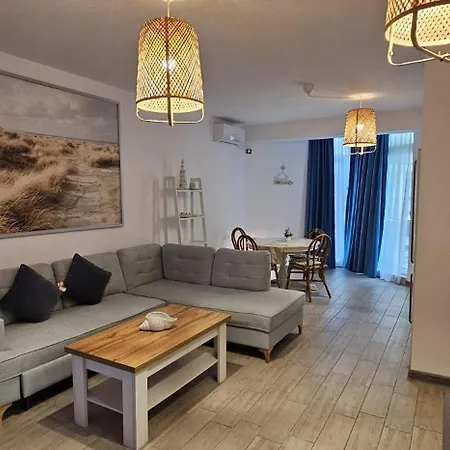 Apartment Waterfront Pool & Langa Plaja *