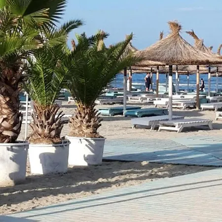 Waterfront Pool & Langa Plaja Navodari