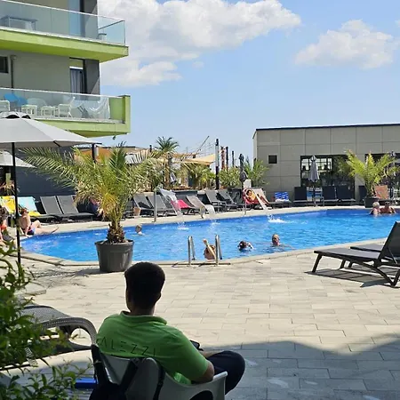 Waterfront Pool & Langa Plaja Lägenhet *