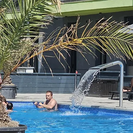 Waterfront Pool & Langa Plaja Lägenhet